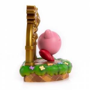 Kirby with Gold Villa [Mame Gyorai]