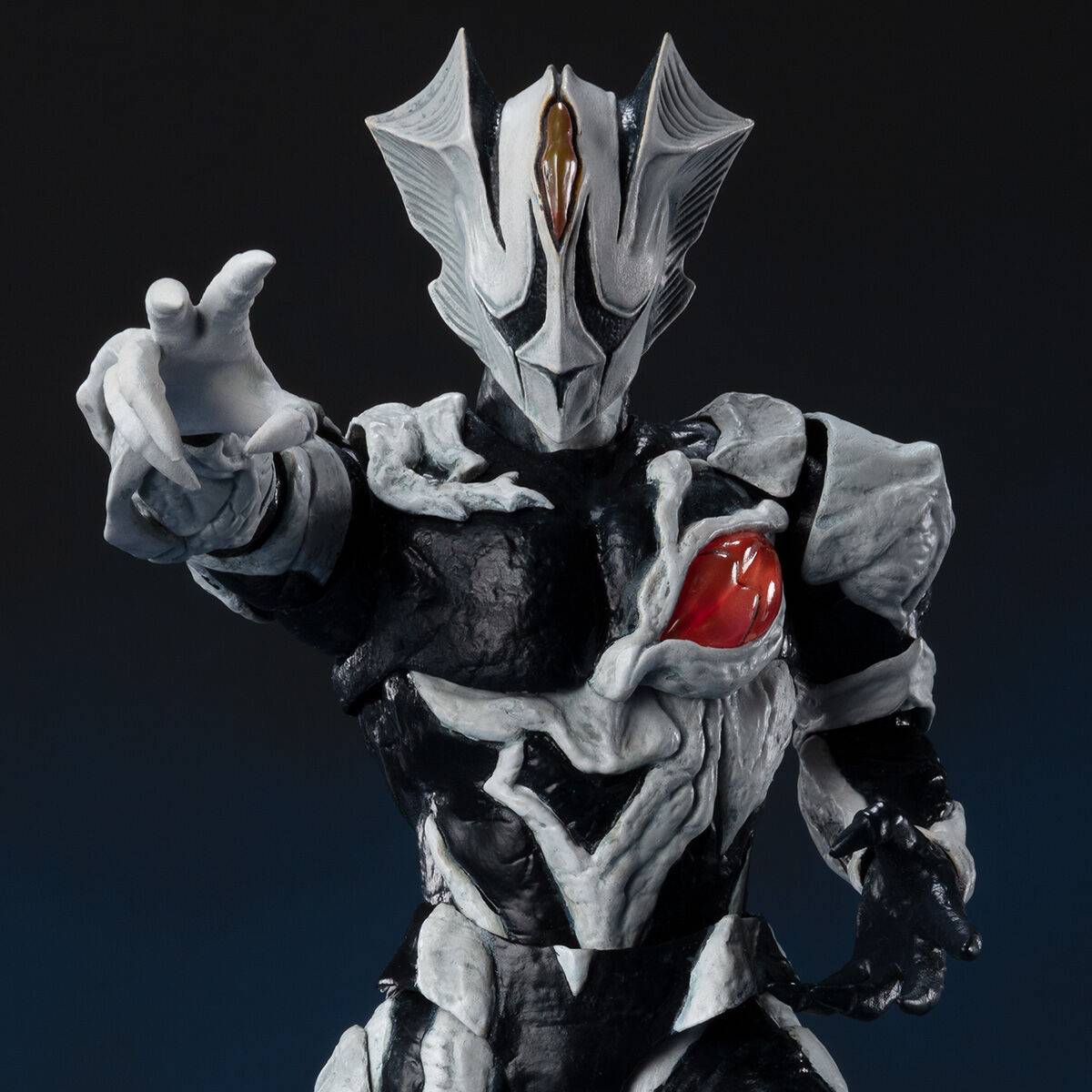 SH FIGUARTS: Ultraman Tiga - Kyrieloid - LIMITED EDITION [Bandai]