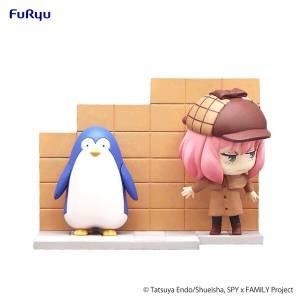 Hold Figure Mini: Spy x Family - Anya Forger and Penguin (2nd Hand Prize Figure) [FuRyu]