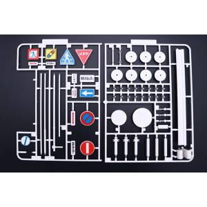 1/24 GT29: Road Sign for Urban Areas (Plastic Model) [Fujimi]