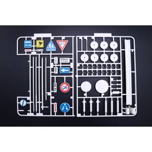 1/24 GT30: Road Sign for Mountain Passes (Plastic Model) [Fujimi]