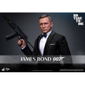 Movie Masterpiece: James Bond 1/6 [Hot Toys]