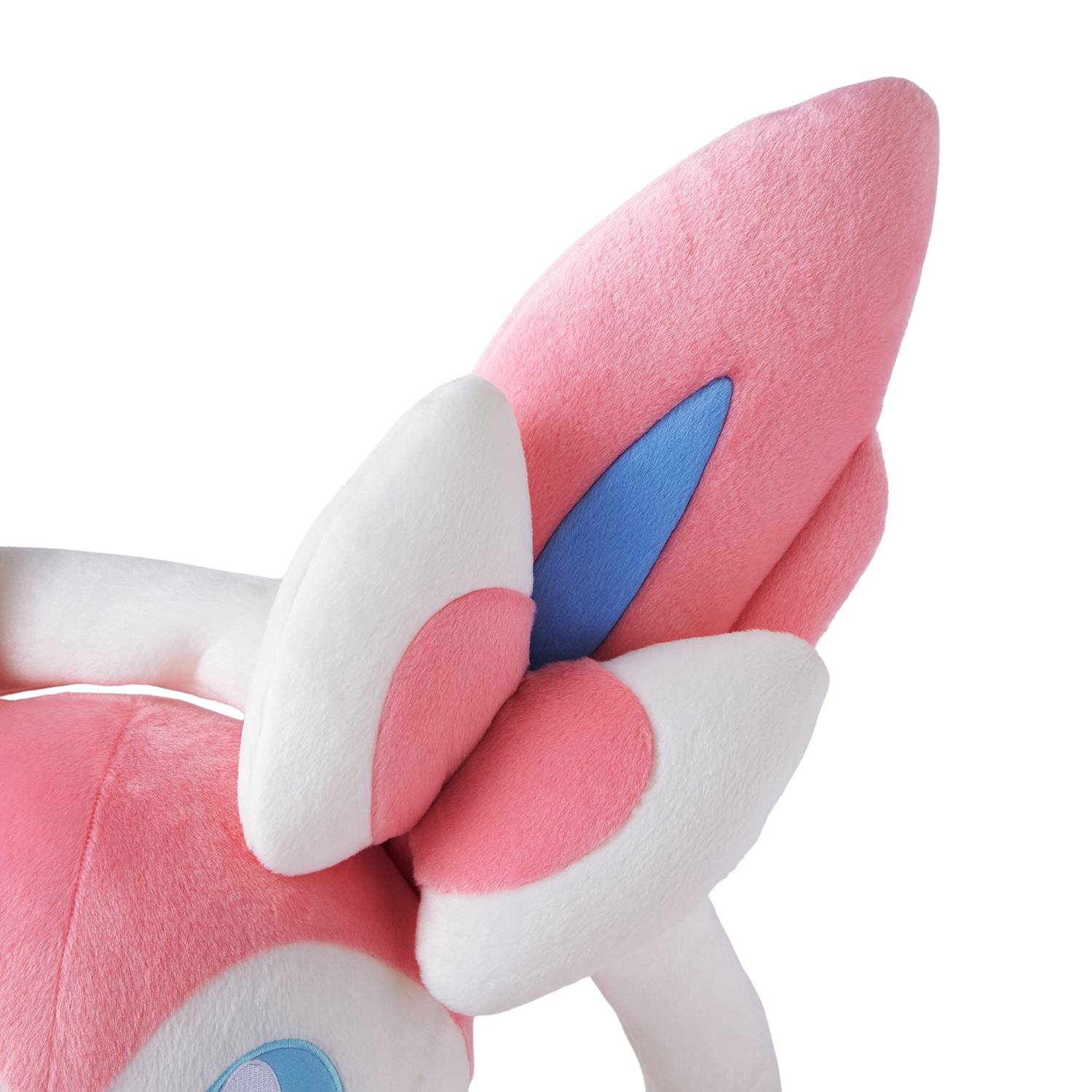 Pokémon: Life-Size Plush Sylveon (Lying Down (Limited Edition) [The  Pokémon Company]