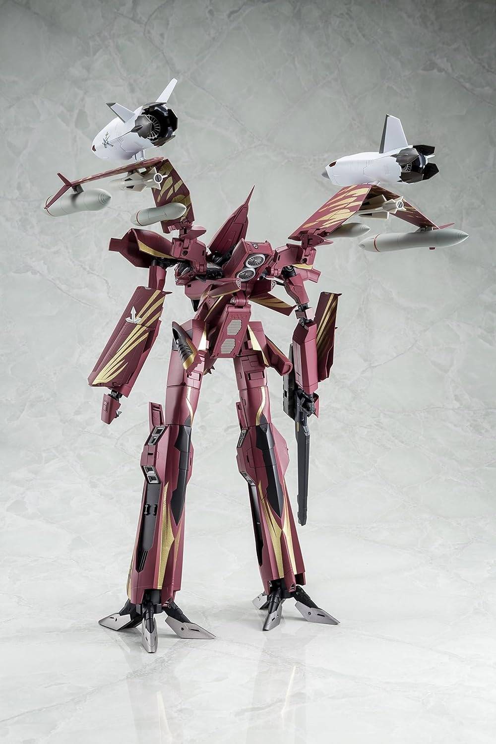 マクロス Amazon.com: TAMASHII NATIONS - Macross Zero - VF-0D Phoenix