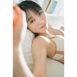 Kumazawa Fuuka: Second Photo Collection - "Small And Important Things" [Akita Shoten]