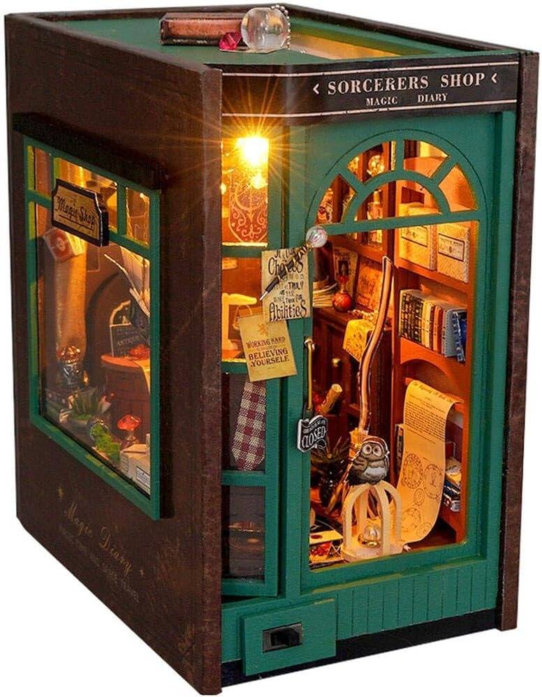 Bookshelf Dollhouse DIY Kit: Sorcerer's Magic Shop (With LED) [Moin Moin]