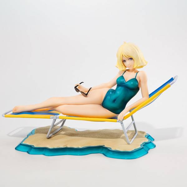 Sayla Mass GGG Rest Ver. - tampilan depan figur dengan bikini hijau di beach bed