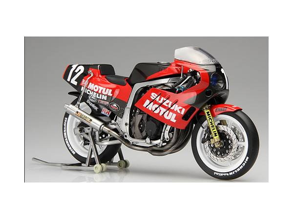Suzuki GSX-R750 Yoshimura 1986 1/12: TT-F1 Specification - Plastic Model (BIKE2) [Fujimi]